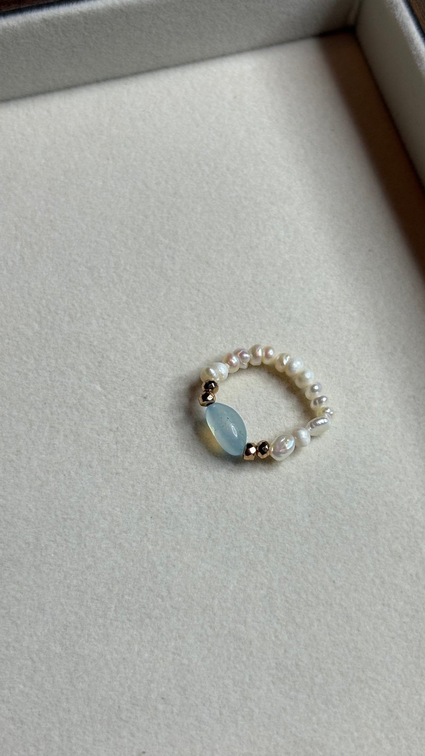 Pierścionek “Blue Pearl”