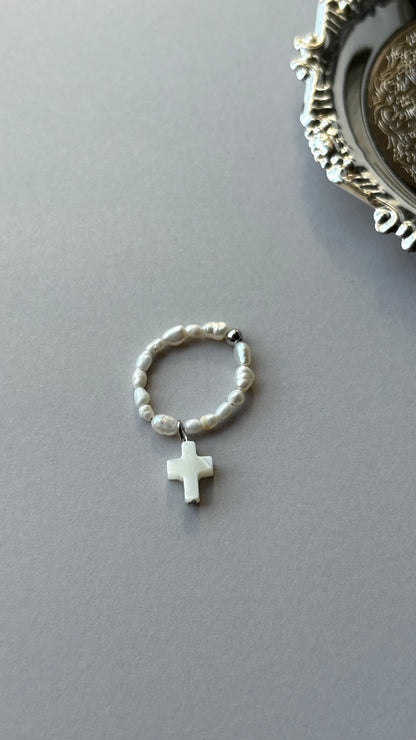 Pierścionek “Pearl Cross” 🤍